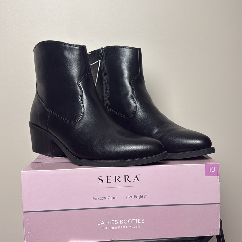 SERRA Ladies Black Booties Black Western Ankle Boots Size 10 NWT